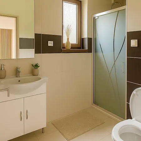 Nyaraló Domcek Lodenica Sempte